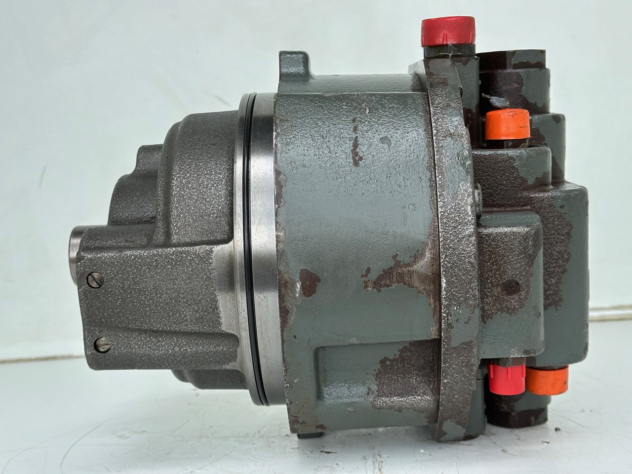 מנוע הידרולי עבור מכונת בנייה Liebherr Hydraulikeinbaumotor CMVE O 108. ID-Nr.10118562 - ID-Nr.10132610 - ID-Nr.10129048. LOS1916, LOS916, LOS926, R906, R916, R918, R920, R922, R924, R926COMP, R926, R936. #28314#: תמונה 6 מנוע הידרולי עבור מכונת בנייה Liebherr Hydraulikeinbaumotor CMVE O 108. ID-Nr.10118562 - ID-Nr.10132610 - ID-Nr.10129048. LOS1916, LOS916, LOS926, R906, R916, R918, R920, R922, R924, R926COMP, R926, R936. #28314#: תמונה 6