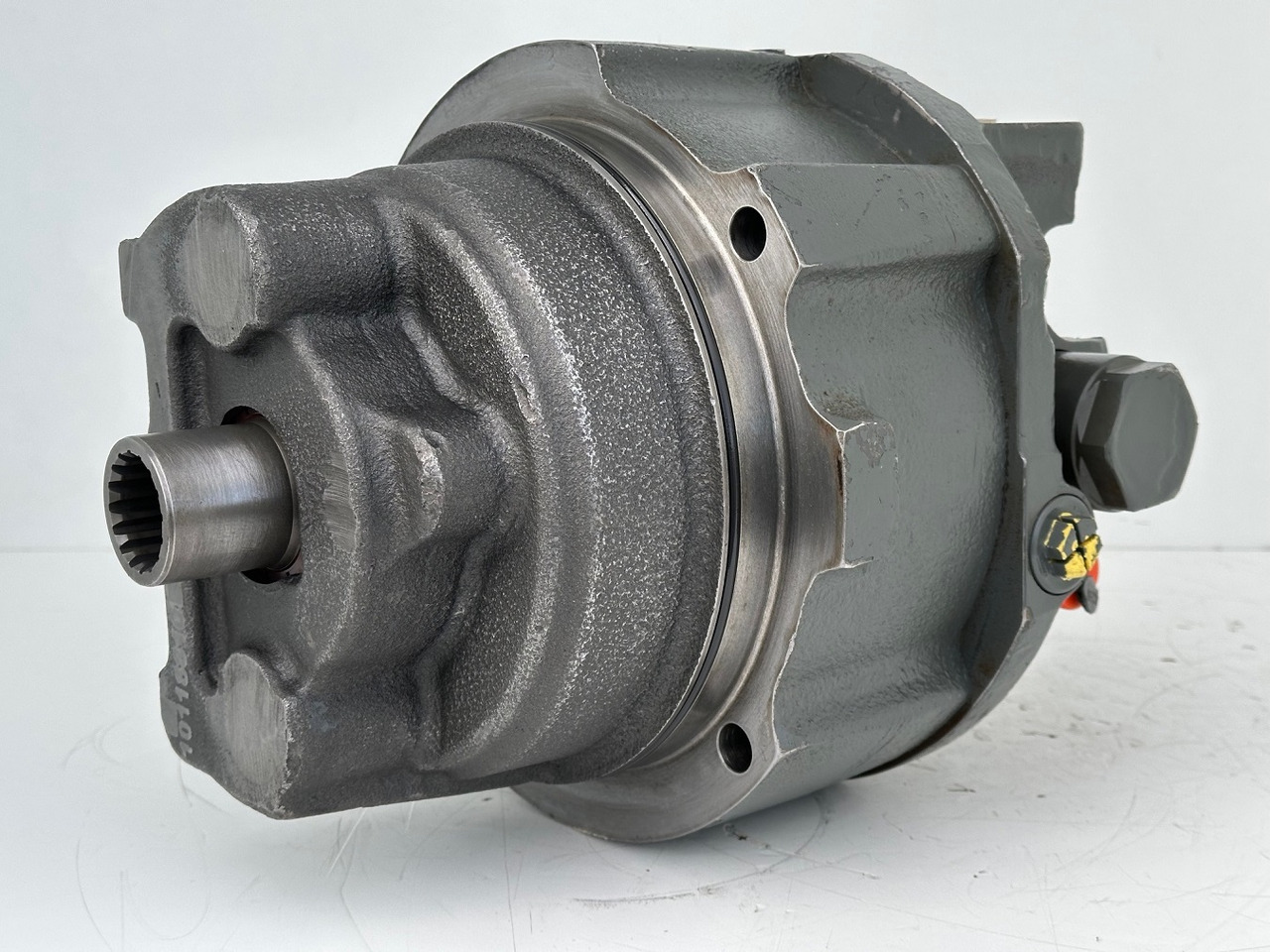 Liebherr Hydraulikeinbaumotor Typ:LH46VE 108. ID-Nr.11428178 . LOS926-1715,R926-1715,R928-1715,R930-1716,R934-1550,R936K-LC,R936K-NLC,R936K-SLC,R938. #11428178.0717# - הנעה סופית עבור מכונת בנייה: תמונה 1 Liebherr Hydraulikeinbaumotor Typ:LH46VE 108. ID-Nr.11428178 . LOS926-1715,R926-1715,R928-1715,R930-1716,R934-1550,R936K-LC,R936K-NLC,R936K-SLC,R938. #11428178.0717# - הנעה סופית עבור מכונת בנייה: תמונה 1