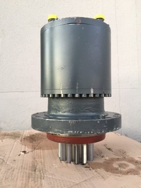 Liebherr Schwenkantrieb SAT250/278, ID-Nr.90214865 - ID-Nr.90017774 - ID-Nr.90209641. - מנוע נדנדה עבור מחפר סורק: תמונה 1 Liebherr Schwenkantrieb SAT250/278, ID-Nr.90214865 - ID-Nr.90017774 - ID-Nr.90209641. - מנוע נדנדה עבור מחפר סורק: תמונה 1