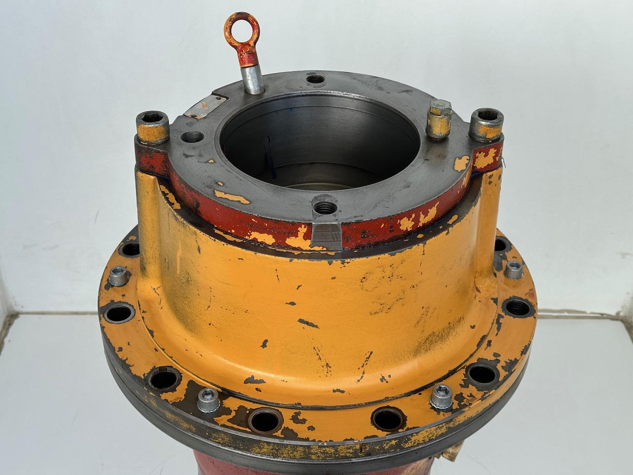 Liebherr Schwenkantrieb SAT300/213. ID-Nr.9443070. A900 C, A944 B, E942, LOS942, LOS944, P942 E, P944, R942, R944 B. #STM.0663# - מנוע נדנדה עבור מחפר: תמונה 4 Liebherr Schwenkantrieb SAT300/213. ID-Nr.9443070. A900 C, A944 B, E942, LOS942, LOS944, P942 E, P944, R942, R944 B. #STM.0663# - מנוע נדנדה עבור מחפר: תמונה 4