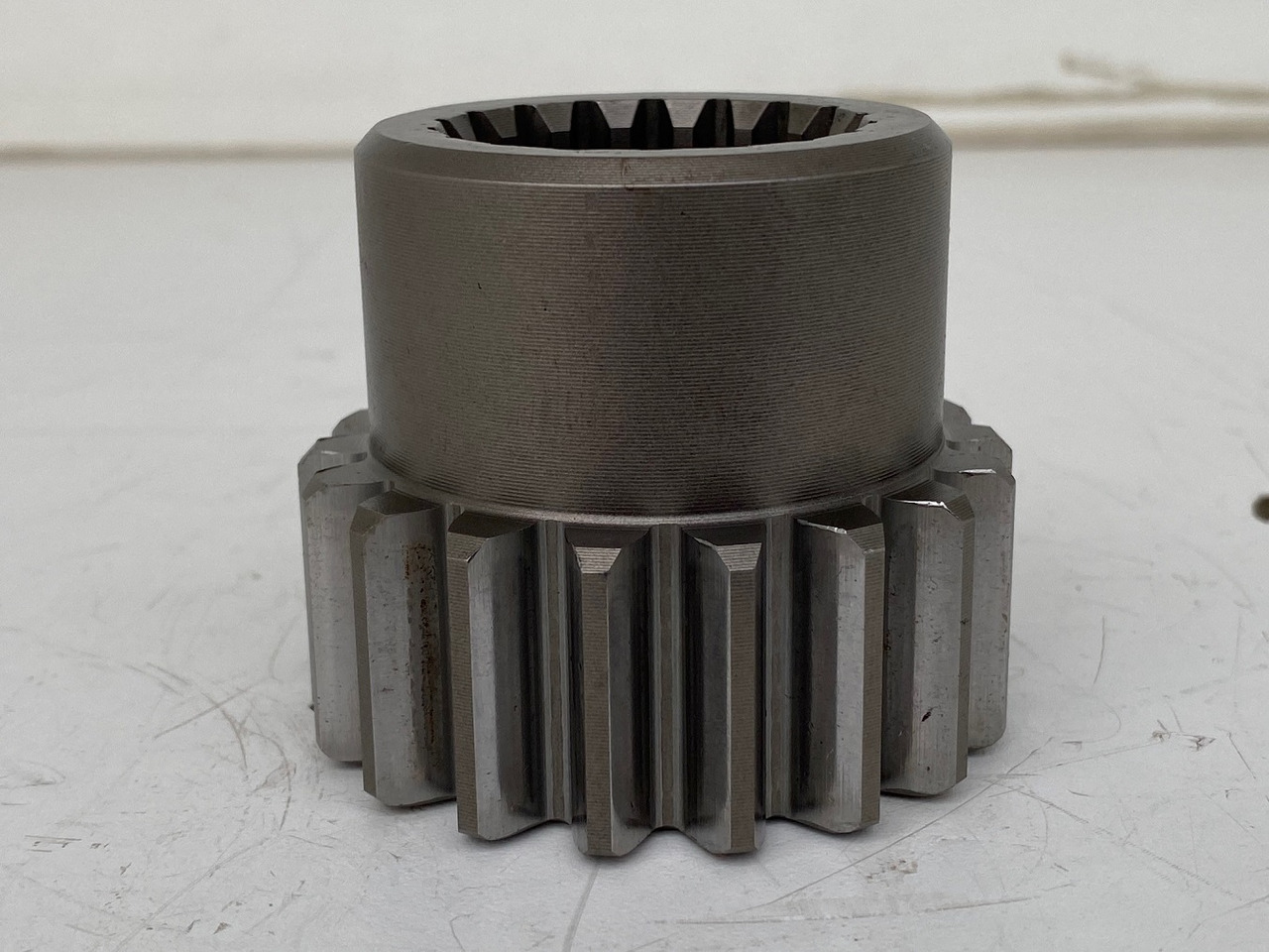 Liebherr Sonnenrad ID-Nr.9442176.  SAT325/204.  A954, EP954B, P954, R954 B. - מנוע נדנדה עבור מחפר: תמונה 2 Liebherr Sonnenrad ID-Nr.9442176.  SAT325/204.  A954, EP954B, P954, R954 B. - מנוע נדנדה עבור מחפר: תמונה 2