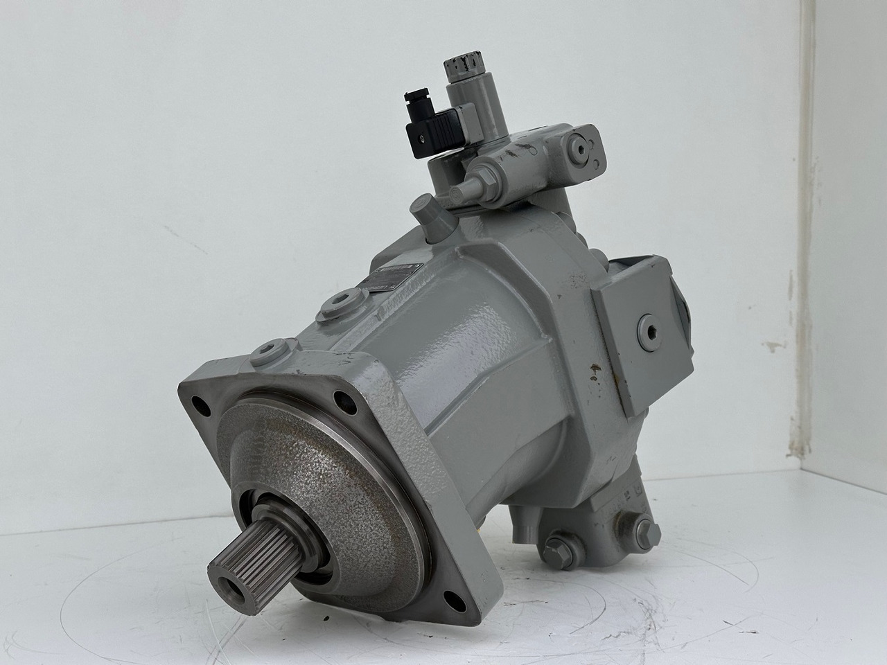 Liebherr Verstellmotor ID-Nr.510240108 - Hydromatik Rexroth Axialkolben-Verstellmotor Typ:A6VM140EP2D/63W-VZB017HB. #24338070# - מנוע הידרולי עבור עגורן זוחל: תמונה 1 Liebherr Verstellmotor ID-Nr.510240108 - Hydromatik Rexroth Axialkolben-Verstellmotor Typ:A6VM140EP2D/63W-VZB017HB. #24338070# - מנוע הידרולי עבור עגורן זוחל: תמונה 1