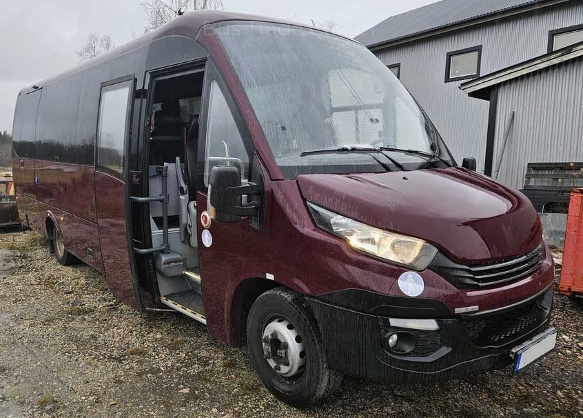 IVECO ROSERO FIRST 70C18 - מיניבוס, כלי רכב מסחרי לנוסעים: תמונה 1 IVECO ROSERO FIRST 70C18 - מיניבוס, כלי רכב מסחרי לנוסעים: תמונה 1