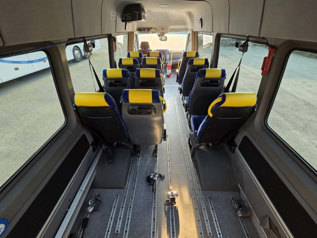 VOLKSWAGEN Crafter 50 LR // 3 units with lift - מיניבוס, כלי רכב מסחרי לנוסעים: תמונה 5 VOLKSWAGEN Crafter 50 LR // 3 units with lift - מיניבוס, כלי רכב מסחרי לנוסעים: תמונה 5