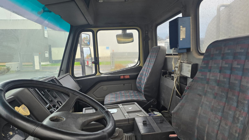 Mercedes Benz 1824 4x2 (Nr. 6217) - משאית מכל: תמונה 5 Mercedes Benz 1824 4x2 (Nr. 6217) - משאית מכל: תמונה 5