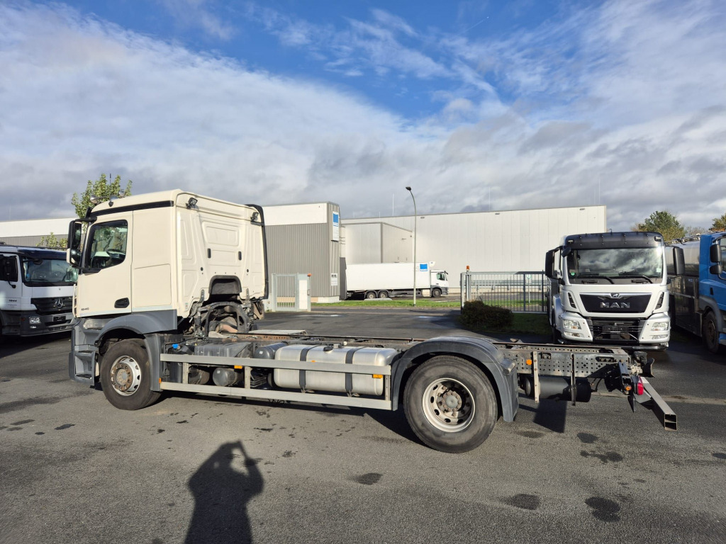 Mercedes Benz 1846 Actros (Nr. 5883) - משאית מכל: תמונה 5 Mercedes Benz 1846 Actros (Nr. 5883) - משאית מכל: תמונה 5