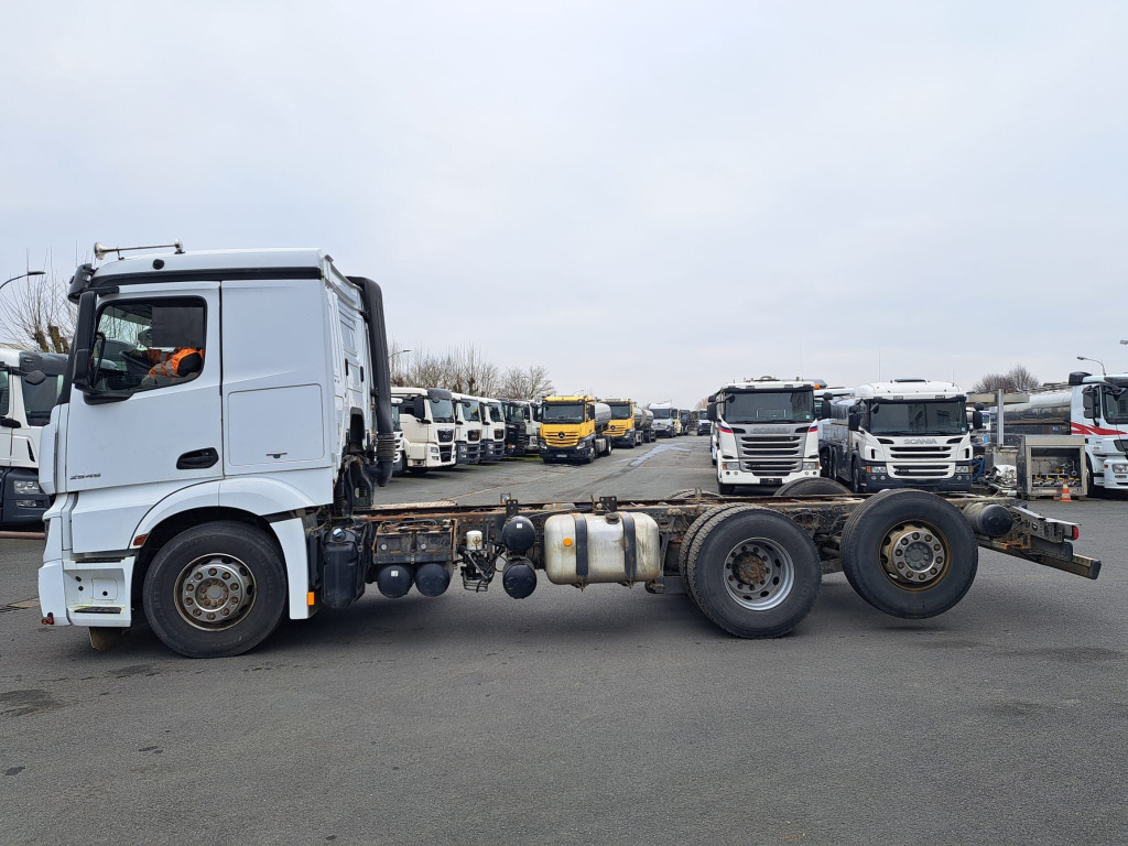 Mercedes Benz Actros 2545 L 6x2 Motorschaden(Nr. 5785) - משאית עם שלדת תא: תמונה 2 Mercedes Benz Actros 2545 L 6x2 Motorschaden(Nr. 5785) - משאית עם שלדת תא: תמונה 2