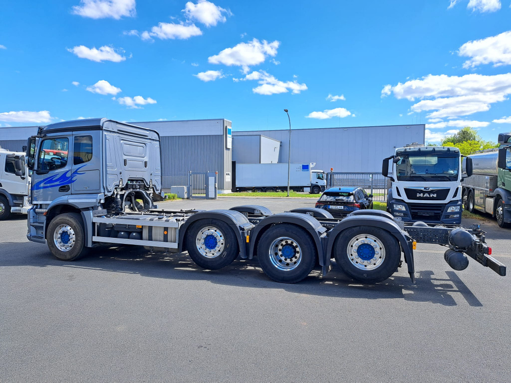 Mercedes Benz Actros 3243 8x2 1,2 & 4 Lenkachse, 2 & 4 Liftbar(Nr. 6051) - משאית עם שלדת תא: תמונה 4 Mercedes Benz Actros 3243 8x2 1,2 & 4 Lenkachse, 2 & 4 Liftbar(Nr. 6051) - משאית עם שלדת תא: תמונה 4