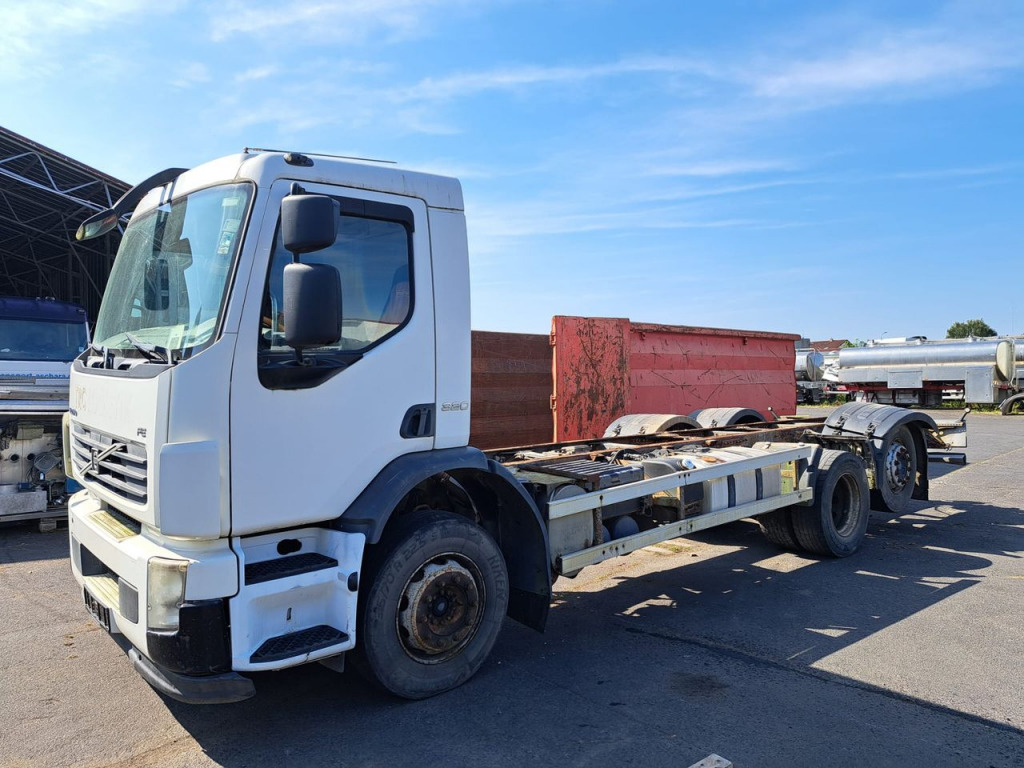 Volvo FE 320 (Nr. 4800) - משאית עם שלדת תא: תמונה 1 Volvo FE 320 (Nr. 4800) - משאית עם שלדת תא: תמונה 1