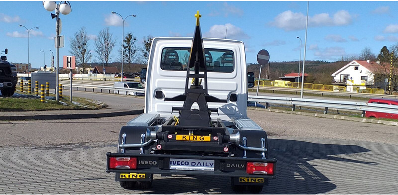 Iveco 50C18 + KING HZ-4R Hakowiec / Hooklift / Abrollkipper - משאית הרמת וו: תמונה 1 Iveco 50C18 + KING HZ-4R Hakowiec / Hooklift / Abrollkipper - משאית הרמת וו: תמונה 1