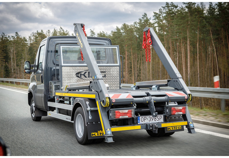 Iveco Daily 70C18 + KING Bramowiec / Skiploader / Absetzkipper - משאית דילוג העמסה: תמונה 1 Iveco Daily 70C18 + KING Bramowiec / Skiploader / Absetzkipper - משאית דילוג העמסה: תמונה 1