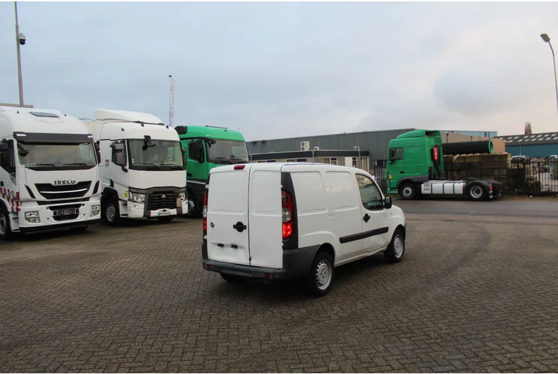 Fiat Doblò Cargo * manual * - מכונית: תמונה 4 Fiat Doblò Cargo * manual * - מכונית: תמונה 4