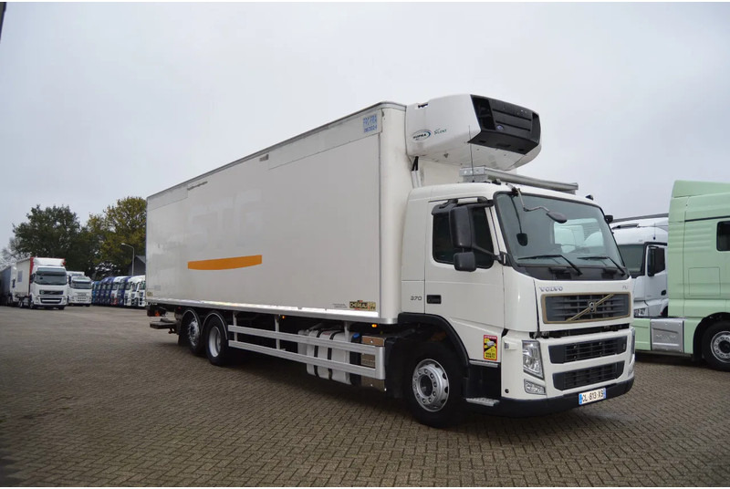 Volvo FM 370 * EURO5 * CARRIER SUPRA 950 SILENT * 6X2 * - משאית קירור: תמונה 4 Volvo FM 370 * EURO5 * CARRIER SUPRA 950 SILENT * 6X2 * - משאית קירור: תמונה 4