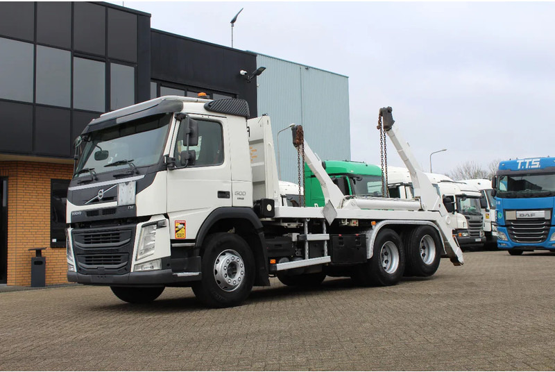 Volvo FM 500 * EURO6 * 6X2 * LIFT AXLE * - משאית דילוג העמסה: תמונה 1 Volvo FM 500 * EURO6 * 6X2 * LIFT AXLE * - משאית דילוג העמסה: תמונה 1