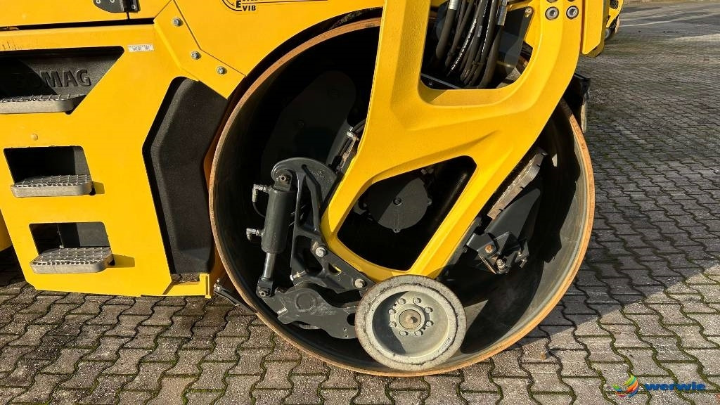 Bomag BW 206 AD-5 AM - רולר כביש: תמונה 4 Bomag BW 206 AD-5 AM - רולר כביש: תמונה 4