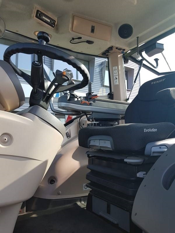 טרקטור חקלאי Fendt 828 Vario Profi Plus: תמונה 7