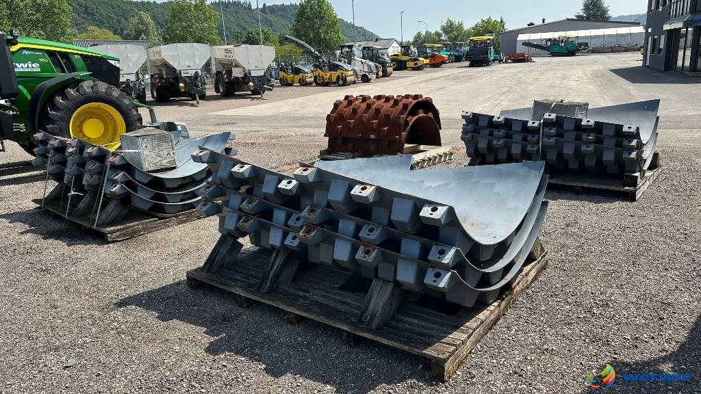 Hamm HAMM + VOLVO Stampffußschalen - חלקי חילוף עבור רולר: תמונה 4 Hamm HAMM + VOLVO Stampffußschalen - חלקי חילוף עבור רולר: תמונה 4