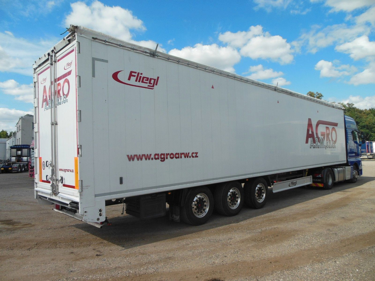 Fliegl SDS 390, 95m3, SAF, 2 STÜCK AM LAGER - סמיטריילר עם רצפת הליכה: תמונה 4 Fliegl SDS 390, 95m3, SAF, 2 STÜCK AM LAGER - סמיטריילר עם רצפת הליכה: תמונה 4