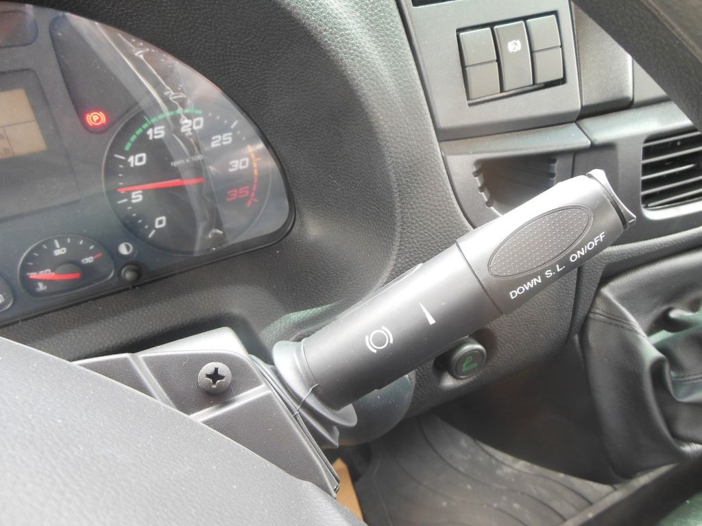 משאית עם שלדת תא Iveco EUROCARGO ML 180E28/P, PTO: תמונה 17