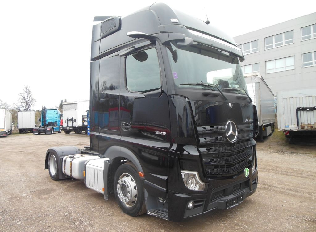 Mercedes-Benz 1848 ACTROS, LOWDECK, GIGA SPACE, STANDKLIMA - יחידת טרקטור: תמונה 2 Mercedes-Benz 1848 ACTROS, LOWDECK, GIGA SPACE, STANDKLIMA - יחידת טרקטור: תמונה 2