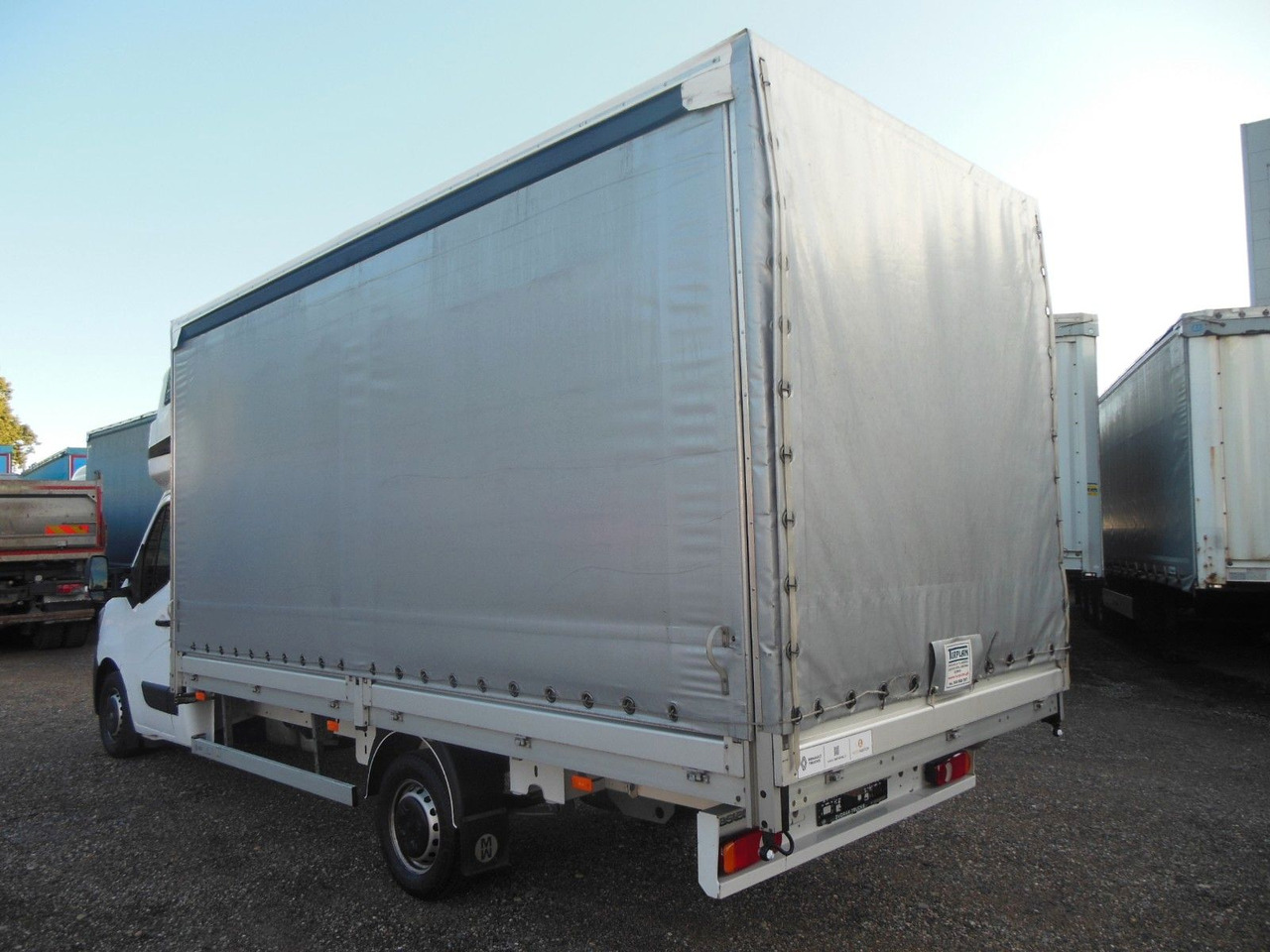 Renault MASTER 2.3 DCI, 10 PALETTEN, LUFT FEDERUNG - כלי רכב מסחרי עם וילונות צד: תמונה 4 Renault MASTER 2.3 DCI, 10 PALETTEN, LUFT FEDERUNG - כלי רכב מסחרי עם וילונות צד: תמונה 4