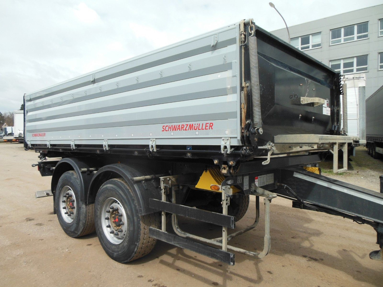 Schwarzmüller TKIA 2/E - קרון נגרר עם מזהיר: תמונה 4 Schwarzmüller TKIA 2/E - קרון נגרר עם מזהיר: תמונה 4