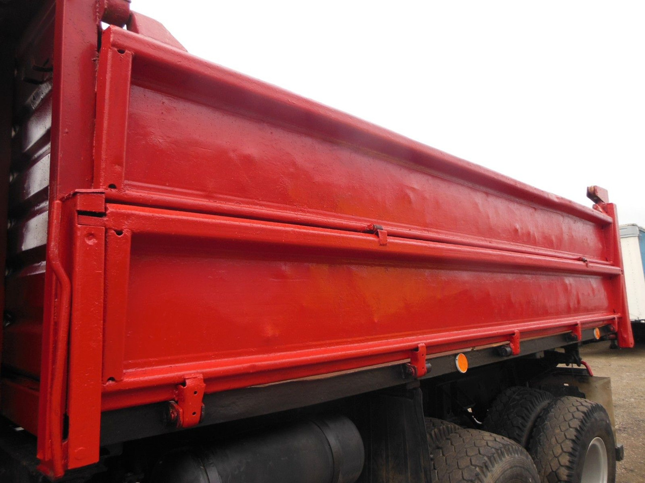 מזהיר Tatra T 815, 6x6: תמונה 10