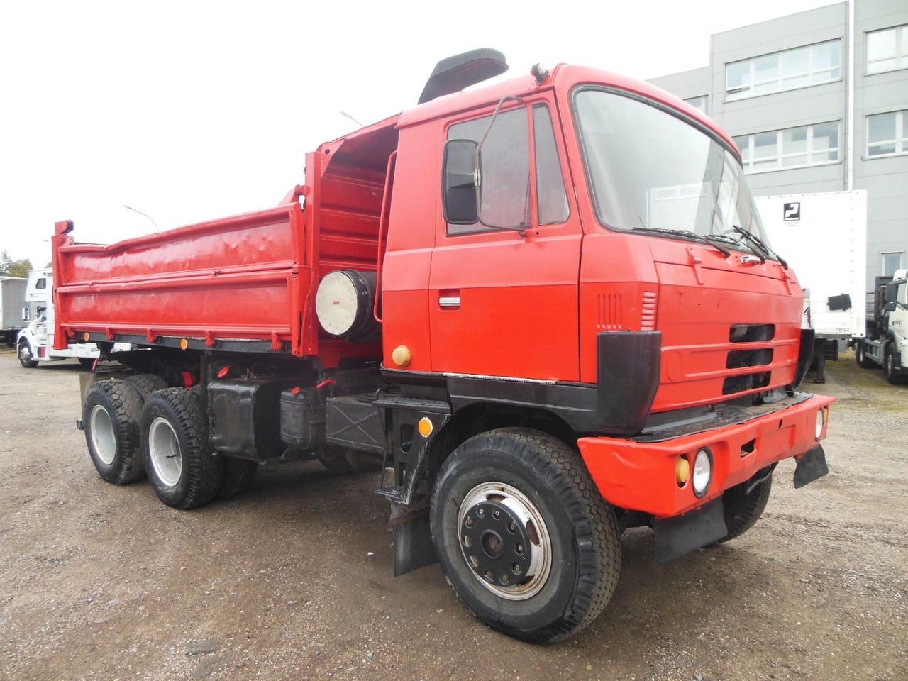 Tatra T 815, 6x6 - מזהיר: תמונה 2 Tatra T 815, 6x6 - מזהיר: תמונה 2