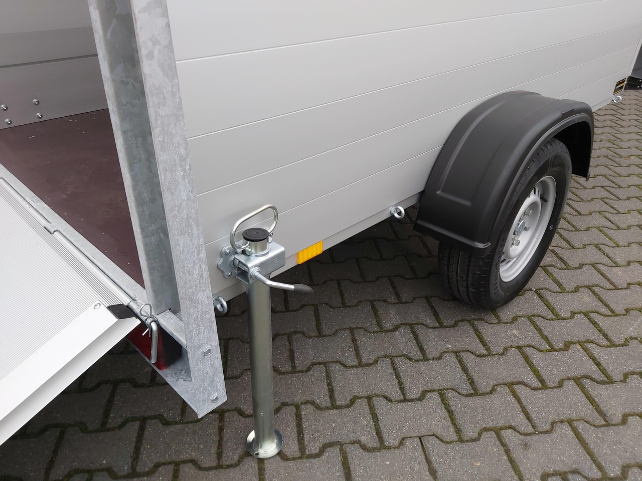 ALUBOXX Deckelanhänger GTB 1200 VT3 251x126x153cm Heckrampe (S) 1200kg Winter Aktion - קרון נגרר בתיבה סגורה: תמונה 5 ALUBOXX Deckelanhänger GTB 1200 VT3 251x126x153cm Heckrampe (S) 1200kg Winter Aktion - קרון נגרר בתיבה סגורה: תמונה 5