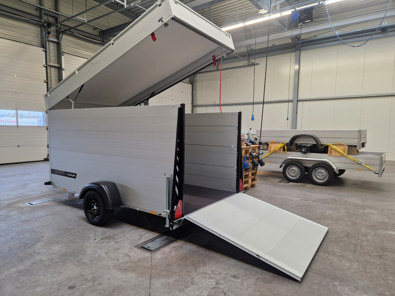 ALUBOXX Deckelanhänger GTB 1500 VT3 Ultra Low 301x151x153cm LED black deal Modell 2025 - נגרר לאופנוע: תמונה 4 ALUBOXX Deckelanhänger GTB 1500 VT3 Ultra Low 301x151x153cm LED black deal Modell 2025 - נגרר לאופנוע: תמונה 4