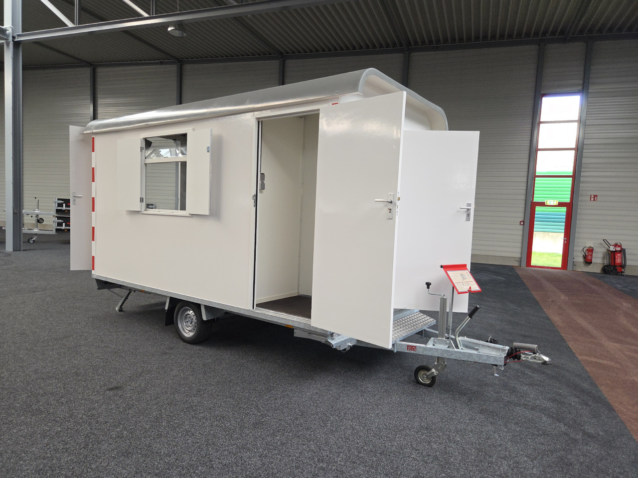 Bauwagen PTS 1400.390×188 Heizung Toilette 1400kg - קרון נגרר בתיבה סגורה: תמונה 4 Bauwagen PTS 1400.390×188 Heizung Toilette 1400kg - קרון נגרר בתיבה סגורה: תמונה 4