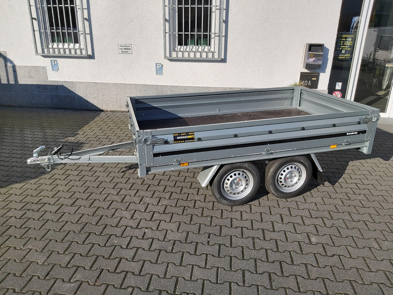 Brenderup 3251 STU 750 250x142x35cm Tandemachse 13" (S) 750kg - קרון נגרר צד נופל/ שטוח: תמונה 2 Brenderup 3251 STU 750 250x142x35cm Tandemachse 13" (S) 750kg - קרון נגרר צד נופל/ שטוח: תמונה 2