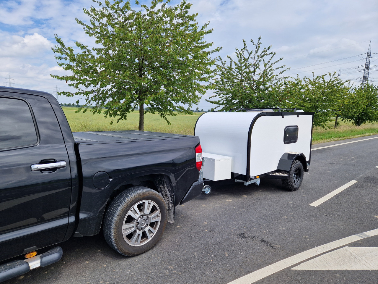 Cargo Base Camp offroad M 290x148x128cm Solar Akku 12 Volt Reeling 1350kg 100km/H - קרוואן נגרר: תמונה 2 Cargo Base Camp offroad M 290x148x128cm Solar Akku 12 Volt Reeling 1350kg 100km/H - קרוואן נגרר: תמונה 2