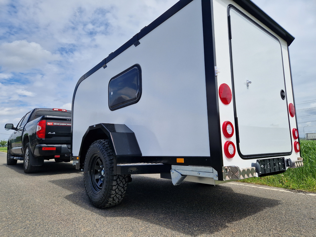 Cargo Base Camp offroad M 290x148x128cm Solar Akku 12 Volt Reeling 1350kg 100km/H - קרוואן נגרר: תמונה 3 Cargo Base Camp offroad M 290x148x128cm Solar Akku 12 Volt Reeling 1350kg 100km/H - קרוואן נגרר: תמונה 3