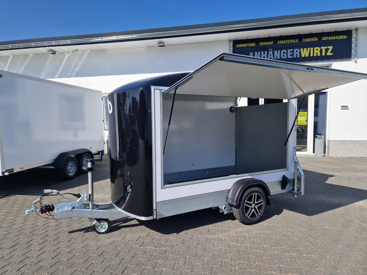 Cargo Roadster 300 300x150x184cm Sandwich weiß Poly black Seitenklappe &Tür Alufelgen 1300kg Pullman - קרון נגרר לממכר: תמונה 1 Cargo Roadster 300 300x150x184cm Sandwich weiß Poly black Seitenklappe &Tür Alufelgen 1300kg Pullman - קרון נגרר לממכר: תמונה 1