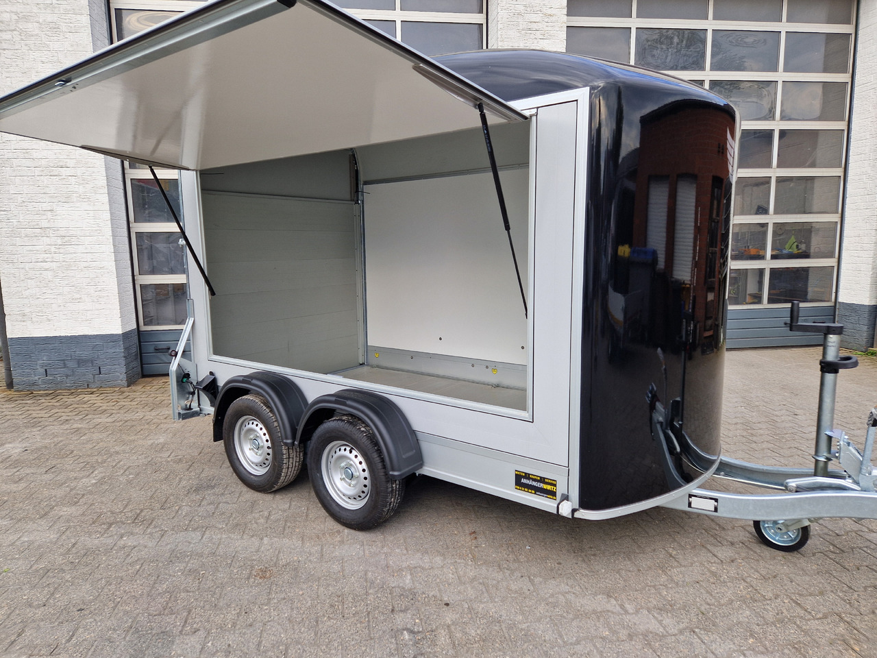 Cargo Roadster 500 312x167x199cm Sandwich Poly schwarz Seitenklappe Seitentür Pullman 100 km/H - קרון נגרר לממכר: תמונה 2 Cargo Roadster 500 312x167x199cm Sandwich Poly schwarz Seitenklappe Seitentür Pullman 100 km/H - קרון נגרר לממכר: תמונה 2