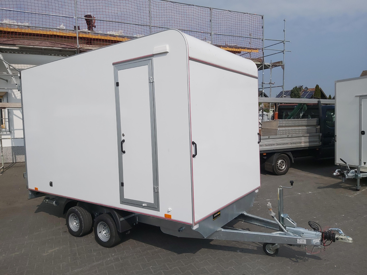 Hochlader Koffer TFSP 360T.00 360x200x210cm areo Zurrsystem Seitentür 10" (L) 2700kg 100km/H - קרון נגרר בתיבה סגורה: תמונה 2 Hochlader Koffer TFSP 360T.00 360x200x210cm areo Zurrsystem Seitentür 10" (L) 2700kg 100km/H - קרון נגרר בתיבה סגורה: תמונה 2