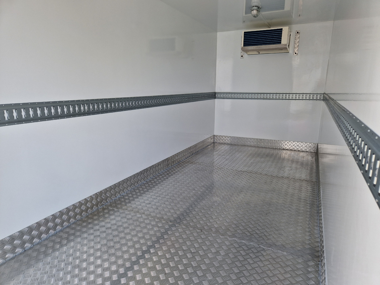 קרון נגרר עם קירור Kühlanhänger Cargo Therm TFI 430T 430x180x200cm Lebensmittel HACCP Govi Arktik 2000 2700kg: תמונה 10