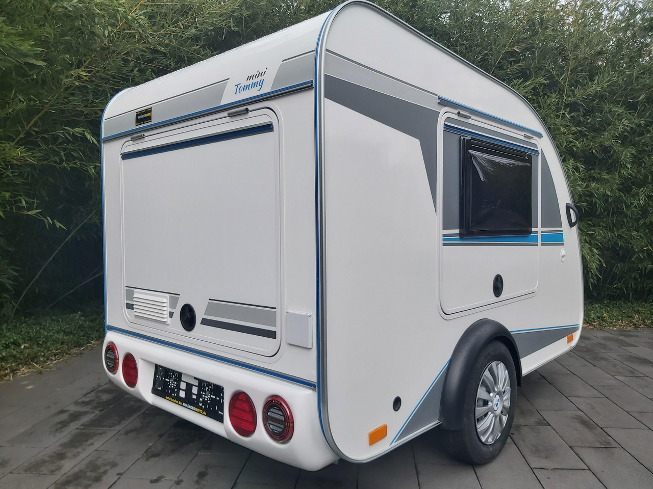 Mini Camper Mini Tommy TMC25 252x140x121cm aero V1 Küche 12V/230V 100km/H 750kg gebremst Modell 24 - קרוואן נגרר: תמונה 5 Mini Camper Mini Tommy TMC25 252x140x121cm aero V1 Küche 12V/230V 100km/H 750kg gebremst Modell 24 - קרוואן נגרר: תמונה 5