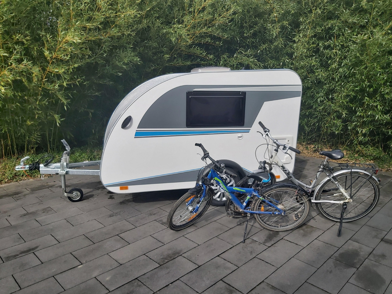 Mini Camper Mini Tommy TMC25 252x140x121cm aero V1 Küche 12V/230V 100km/H 750kg gebremst Modell 24 - קרוואן נגרר: תמונה 4 Mini Camper Mini Tommy TMC25 252x140x121cm aero V1 Küche 12V/230V 100km/H 750kg gebremst Modell 24 - קרוואן נגרר: תמונה 4