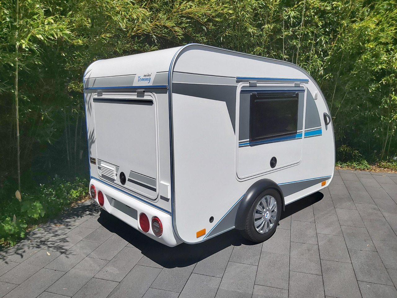 Mini Camper Mini Tommy TMC25 Basic V1 252x140x121cm Küche 100km/H 750kg ohne Bremse Winter Aktion - קרוואן נגרר: תמונה 3 Mini Camper Mini Tommy TMC25 Basic V1 252x140x121cm Küche 100km/H 750kg ohne Bremse Winter Aktion - קרוואן נגרר: תמונה 3