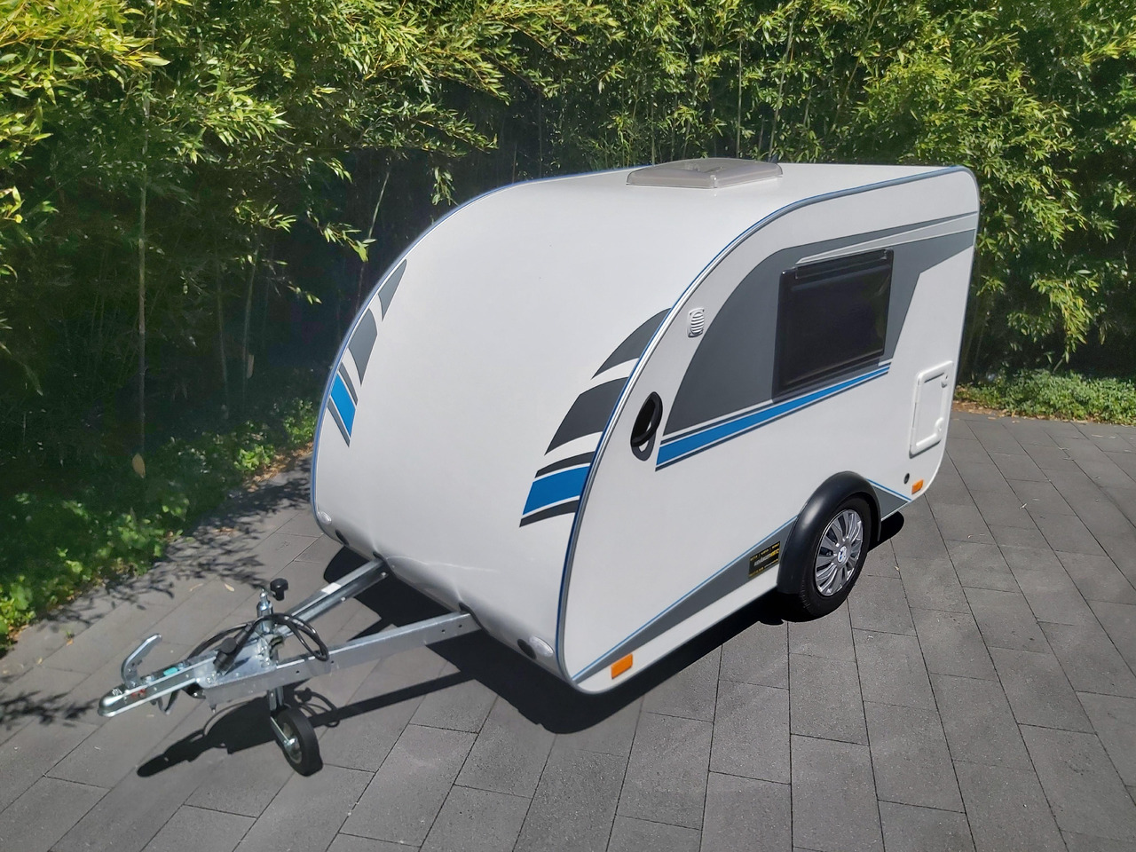 Mini Camper Mini Tommy TMC25 Basic V1 252x140x121cm Küche 100km/H 750kg ohne Bremse Winter Aktion - קרוואן נגרר: תמונה 4 Mini Camper Mini Tommy TMC25 Basic V1 252x140x121cm Küche 100km/H 750kg ohne Bremse Winter Aktion - קרוואן נגרר: תמונה 4