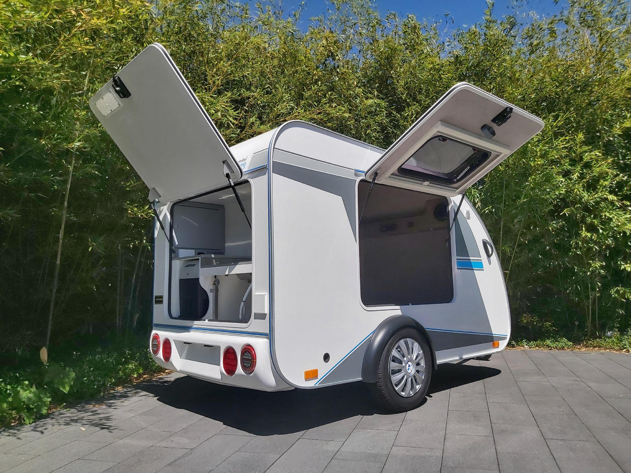 Mini Camper Mini Tommy TMC25 Basic V1 252x140x121cm Küche 100km/H 750kg ohne Bremse Winter Aktion - קרוואן נגרר: תמונה 1 Mini Camper Mini Tommy TMC25 Basic V1 252x140x121cm Küche 100km/H 750kg ohne Bremse Winter Aktion - קרוואן נגרר: תמונה 1