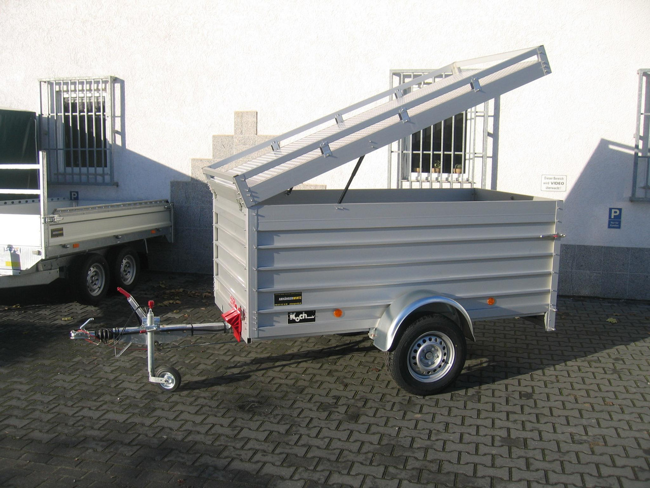 PKW Anhänger Koch Aluline 4.13 Deckel 250x125x95cm (S) 1300kg 100 km/H Aktion 2022 - קרון נגרר בתיבה סגורה: תמונה 2 PKW Anhänger Koch Aluline 4.13 Deckel 250x125x95cm (S) 1300kg 100 km/H Aktion 2022 - קרון נגרר בתיבה סגורה: תמונה 2