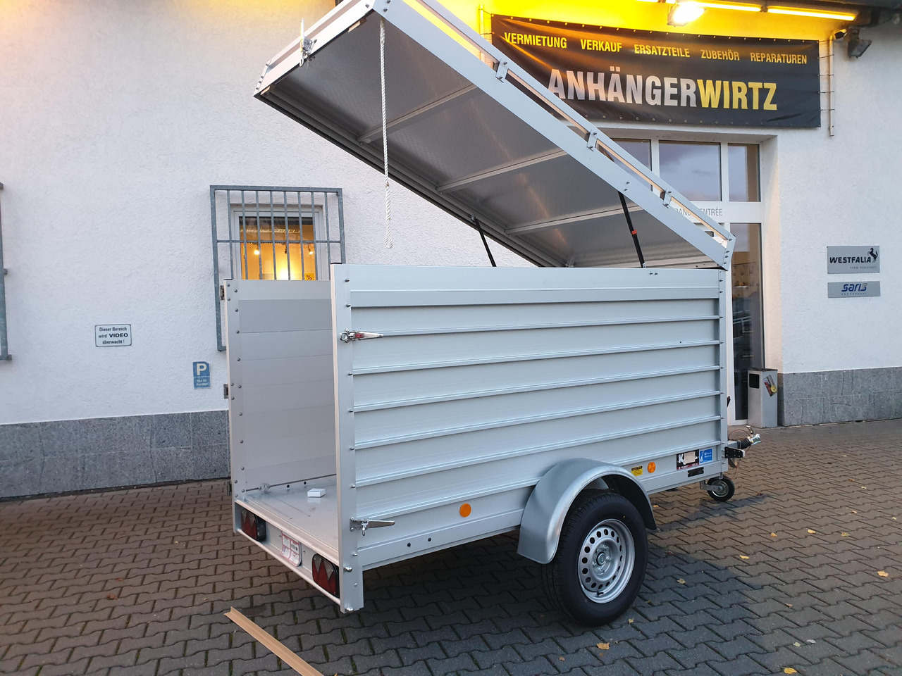 PKW Anhänger Koch Aluline 4.13 Deckel Hecktür Aluboden DV 250x125x125cm 1300kg 100 km/H Modell 23 - קרון נגרר בתיבה סגורה: תמונה 3 PKW Anhänger Koch Aluline 4.13 Deckel Hecktür Aluboden DV 250x125x125cm 1300kg 100 km/H Modell 23 - קרון נגרר בתיבה סגורה: תמונה 3
