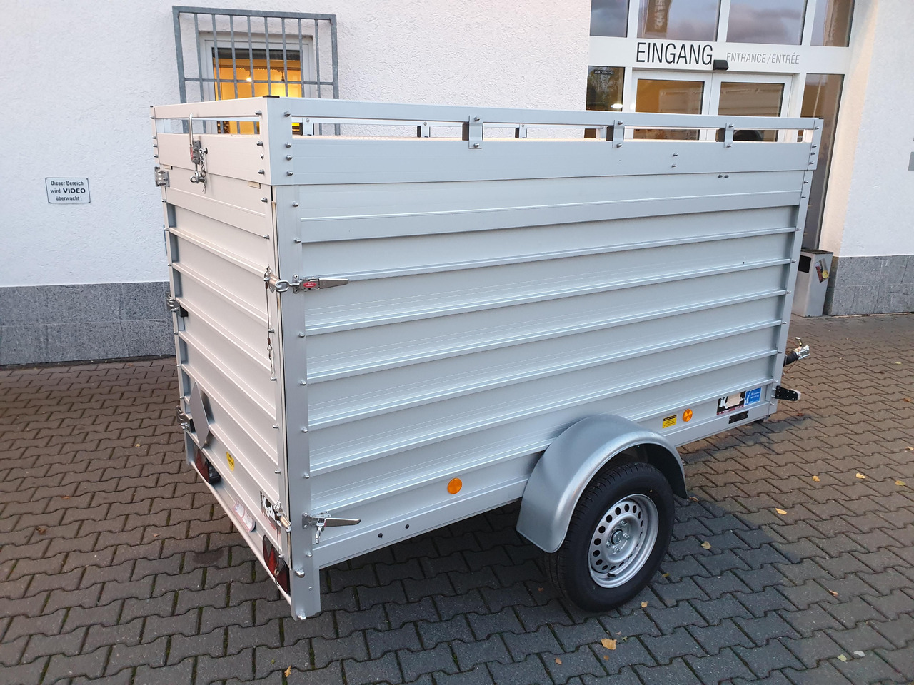PKW Anhänger Koch Aluline 4.13 Deckel Hecktür Aluboden DV 250x125x125cm 1300kg 100 km/H Modell 23 - קרון נגרר בתיבה סגורה: תמונה 2 PKW Anhänger Koch Aluline 4.13 Deckel Hecktür Aluboden DV 250x125x125cm 1300kg 100 km/H Modell 23 - קרון נגרר בתיבה סגורה: תמונה 2