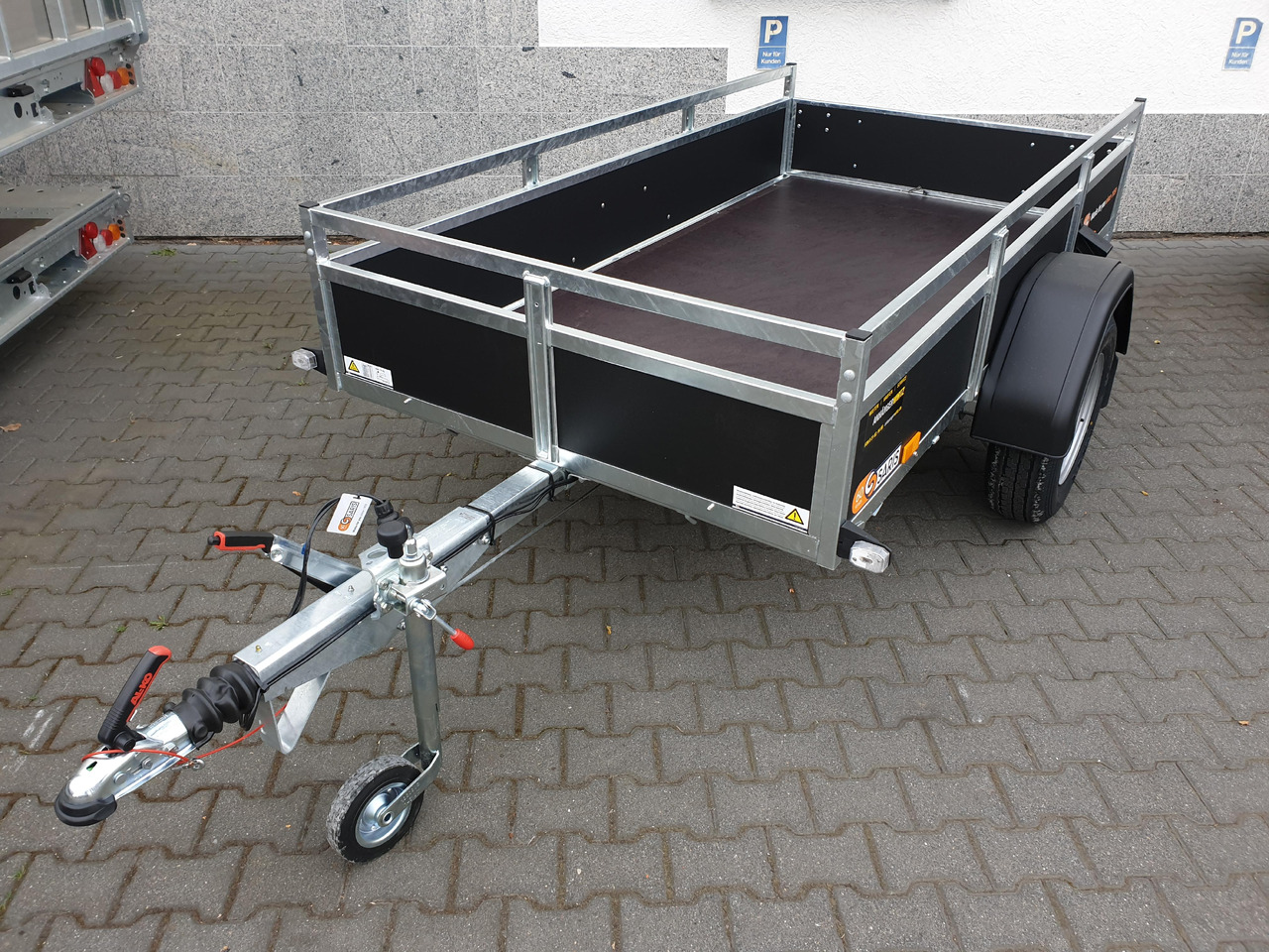 Saris BMG 135 Classic Wood 255x133x45cm (S) 1350kg Abverkauf Aktion - קרון נגרר למכונית: תמונה 1 Saris BMG 135 Classic Wood 255x133x45cm (S) 1350kg Abverkauf Aktion - קרון נגרר למכונית: תמונה 1