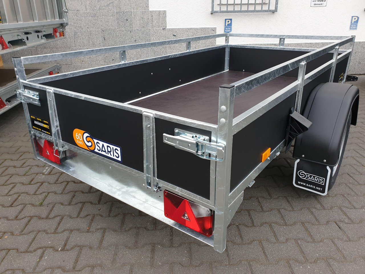 Saris BMG 135 Classic Wood 255x133x45cm (S) 1350kg Abverkauf Aktion - קרון נגרר למכונית: תמונה 5 Saris BMG 135 Classic Wood 255x133x45cm (S) 1350kg Abverkauf Aktion - קרון נגרר למכונית: תמונה 5