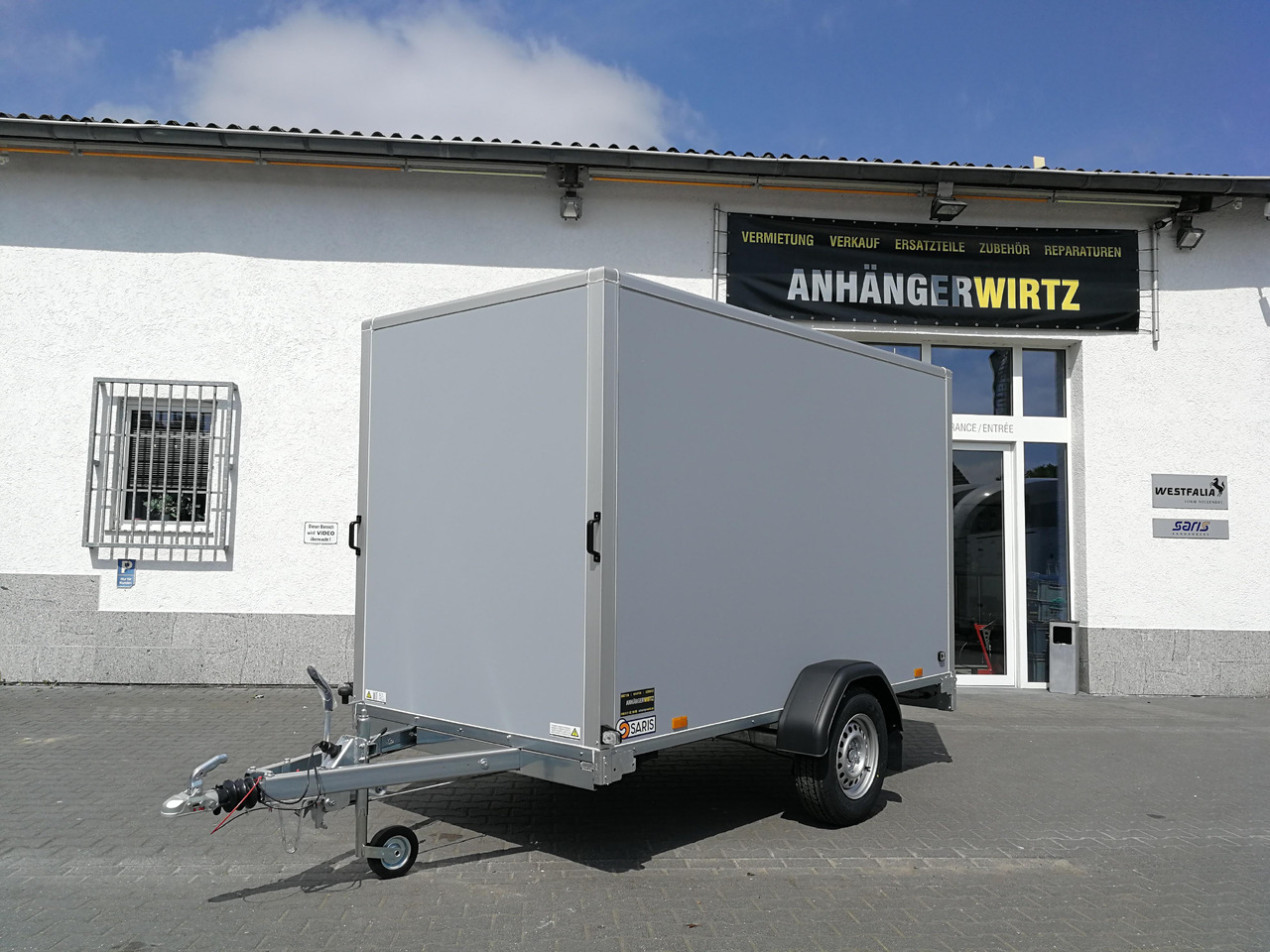 Saris Koffer GO 306 306x154x180cm GFK grau (M) 1500kg Modell 2025 - קרון נגרר בתיבה סגורה: תמונה 1 Saris Koffer GO 306 306x154x180cm GFK grau (M) 1500kg Modell 2025 - קרון נגרר בתיבה סגורה: תמונה 1