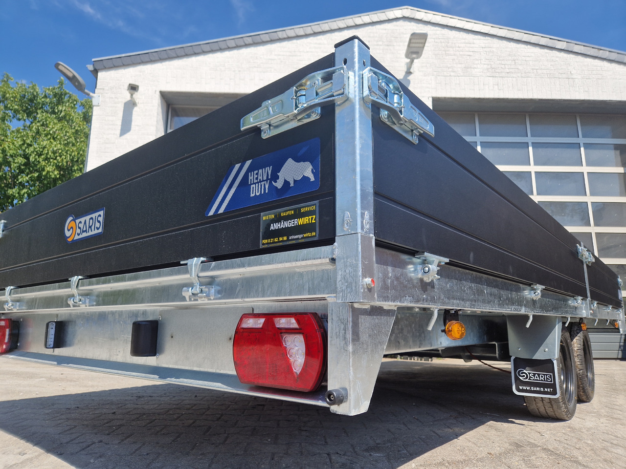 Saris PL HD 506 204 3500 2 506x204x35cm heavy duty black LED Licht (XXL) 3500kg - קרון נגרר צד נופל/ שטוח: תמונה 5 Saris PL HD 506 204 3500 2 506x204x35cm heavy duty black LED Licht (XXL) 3500kg - קרון נגרר צד נופל/ שטוח: תמונה 5